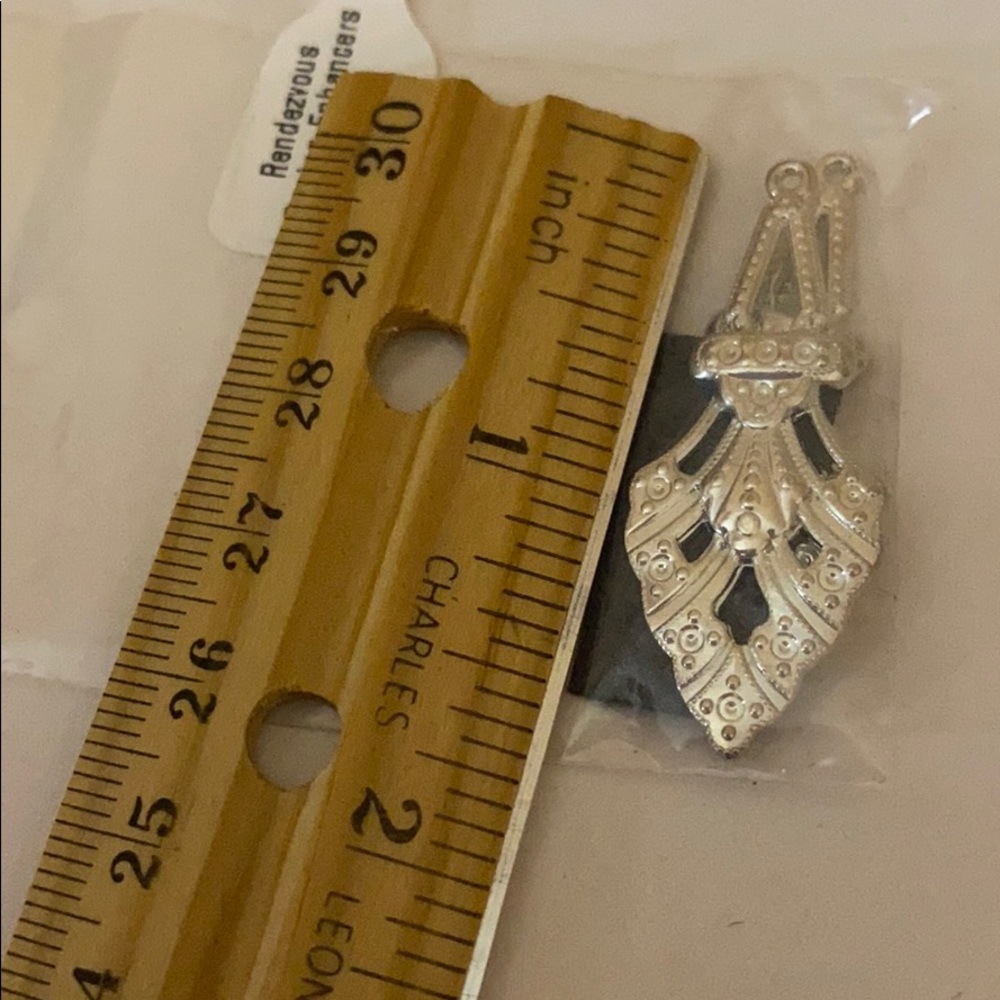 Rendezvous earring enhancers